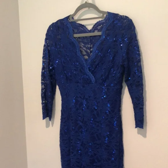 END OF YEAR SALE! | Blu Sage Long sleeve V-neck Dress - Picture 2 of 3